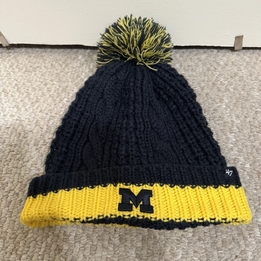 Michigan Wolverines Beanie Hat Cap OSFM Women's Knit '47 Brand Cuffed Pom Pom